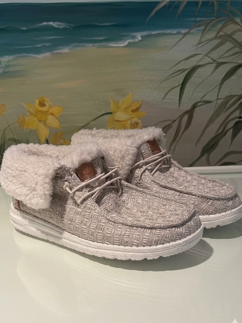 NWOB Hey Dude Wendy Fold Cream/Tan Cozy Sherpa Bootie. Size 8